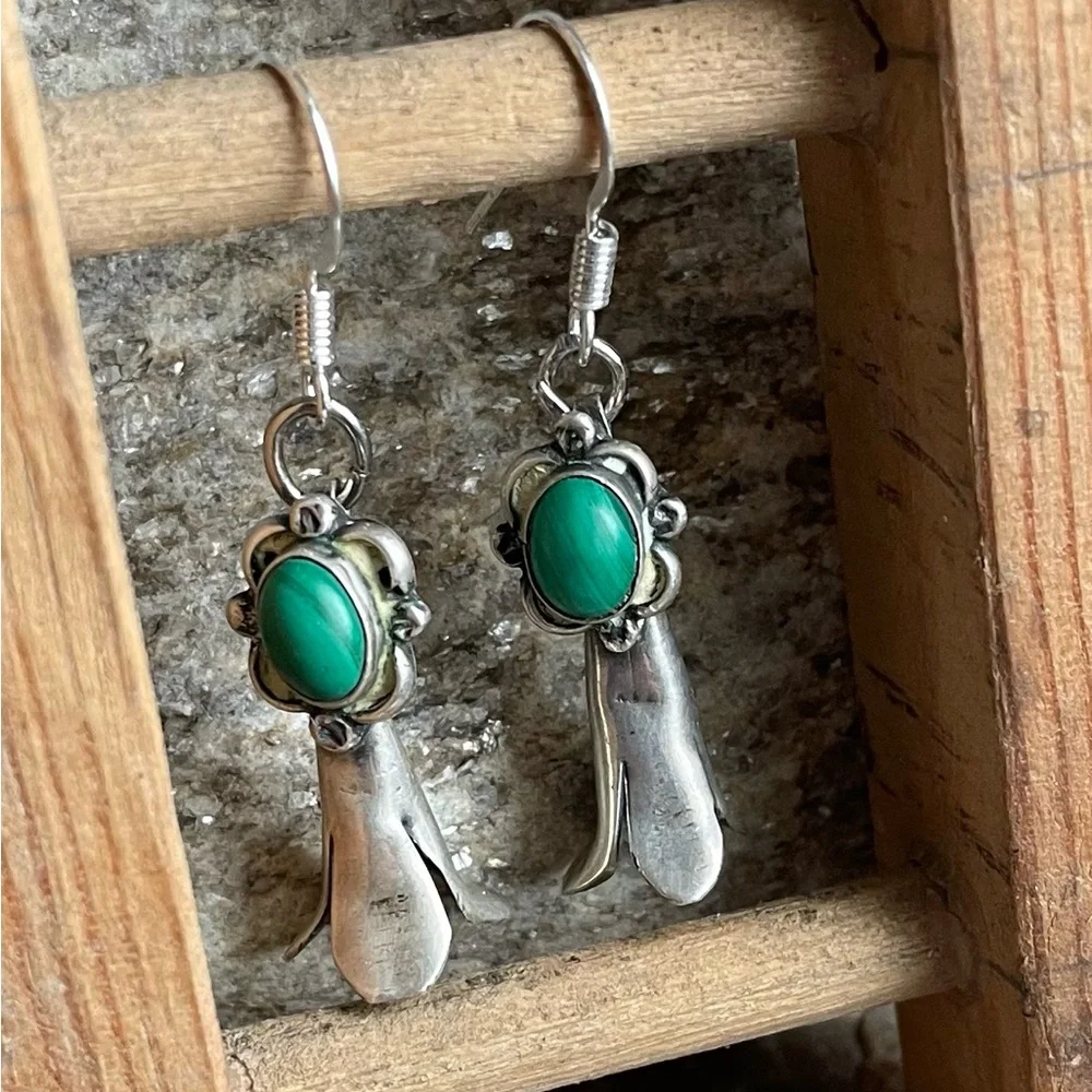 VTG Native American malachite squash blossom OOAK sterling earrings - Picture 3 of 10